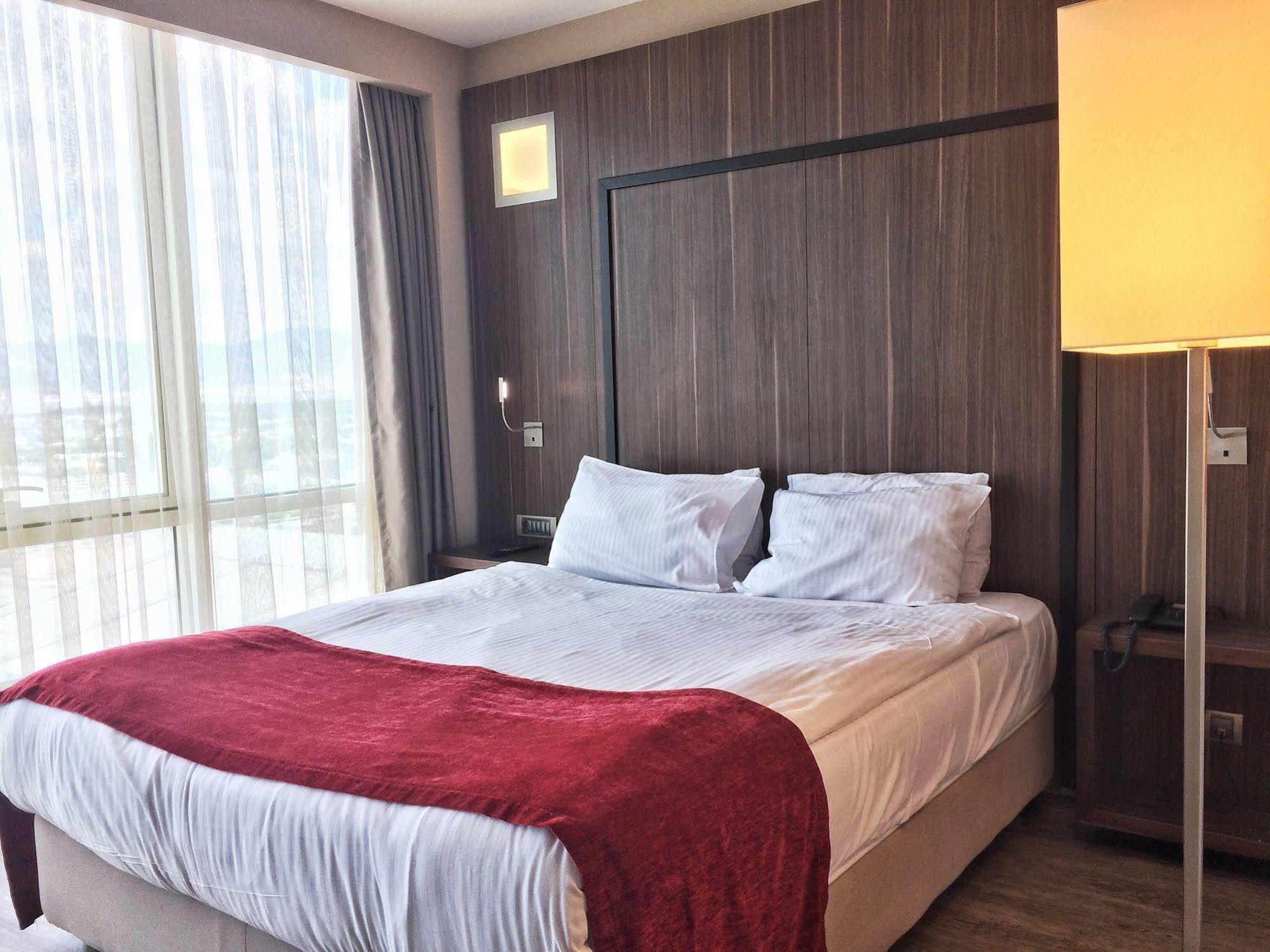 Ramada Encore By Wyndham איזמיר מראה חיצוני תמונה
